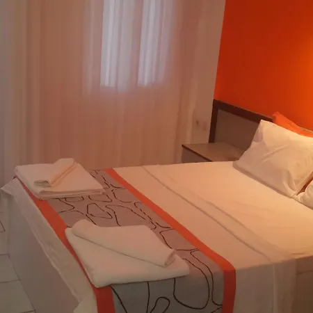 Cemre Отель Тургутрейс