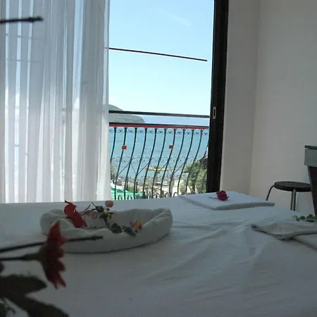 Hotel Cemre 2*