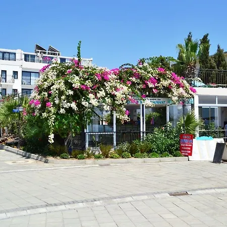 Cemre Hotel 2*